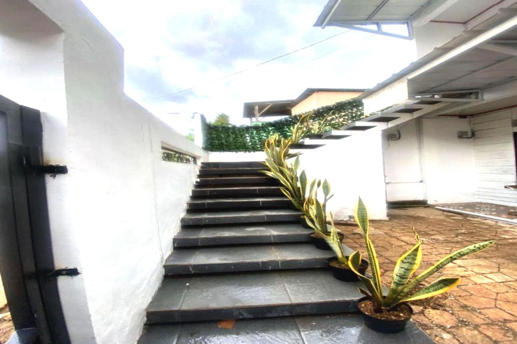 Express O 92147 Nia Residence Depok Exterior foto